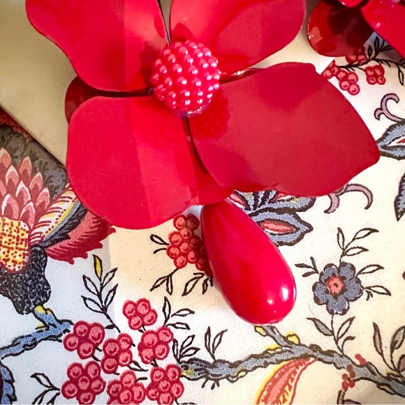 New! Oversized Summer Floral Statement Earrings 🌺🌼🌸 - Picture 11 of 16